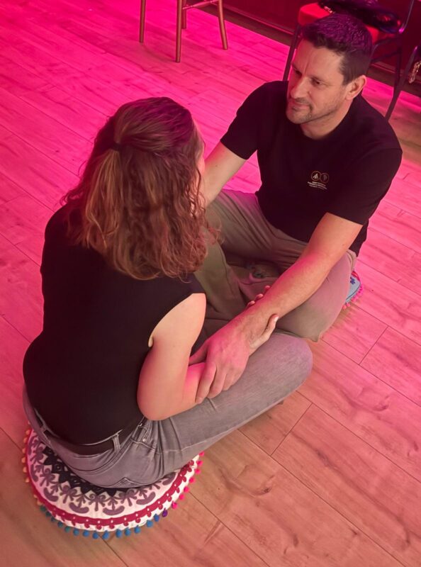 eye gazing tijdens de sacred intimacy workshop